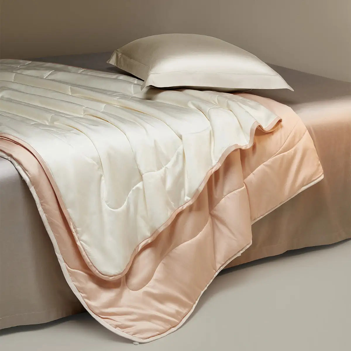 Traceable Silk-Filled Cotton Cover Embroidered duvet