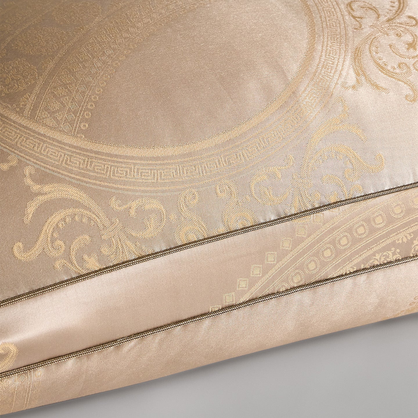 95% White Goose Down Dual-Core Jacquard pillow